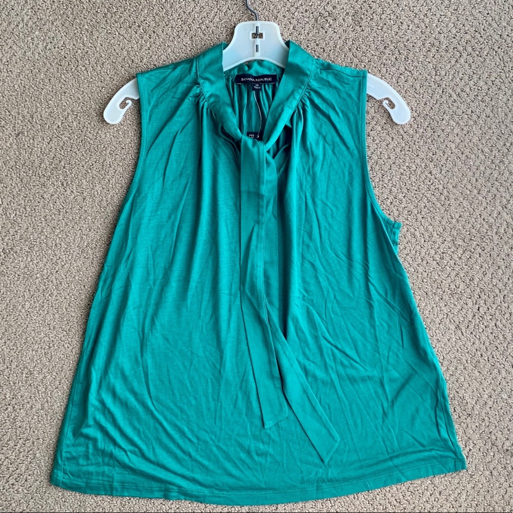 Sleeveless Blouse